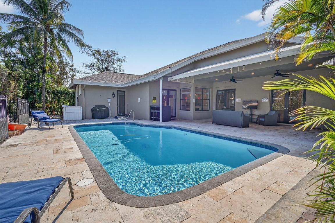 SUGAR POND MANOR OF WELLINGTON - Residential Lease