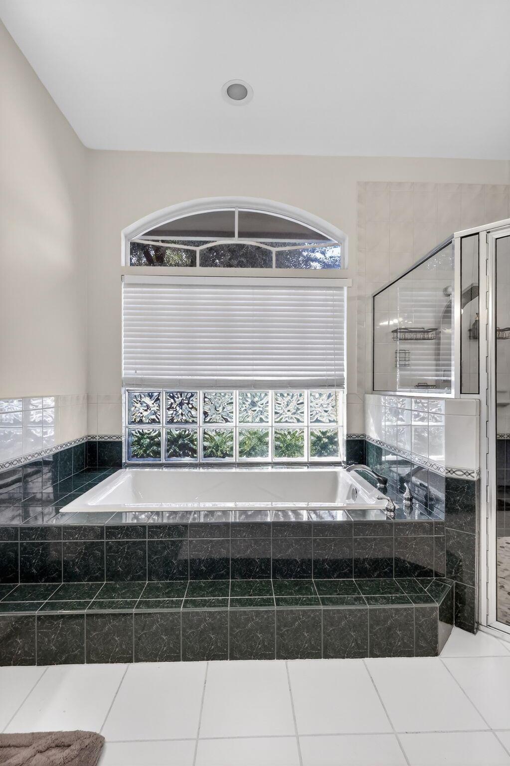 SUGAR POND MANOR OF WELLI - Residential Lease