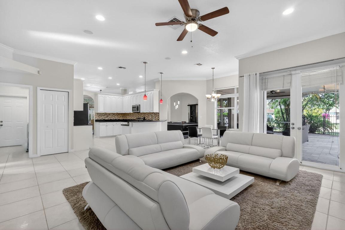 SUGAR POND MANOR OF WELLINGTON - Residential Lease