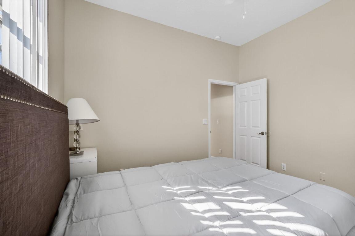 SUGAR POND MANOR OF WELLINGTON - Residential Lease