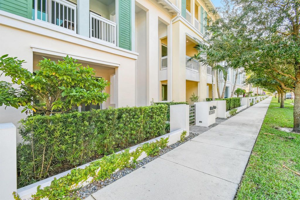 Photo of 5218 Beckman Terrace, Palm Beach Gardens, FL 33418 (MLS # R11026887)