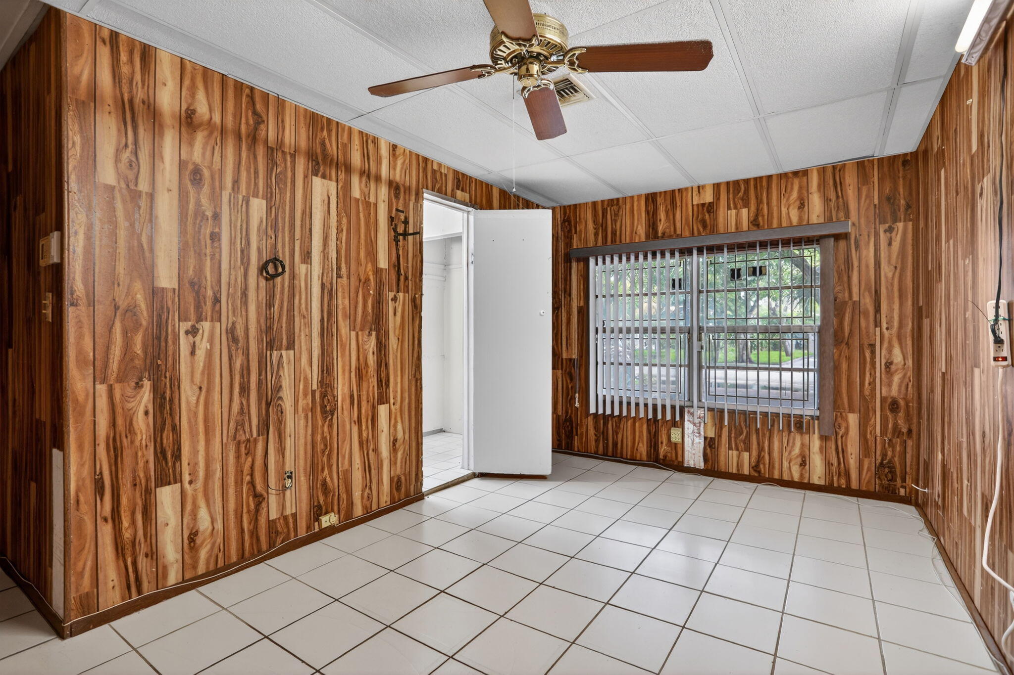 CRESTHAVEN NO 6 - Residential