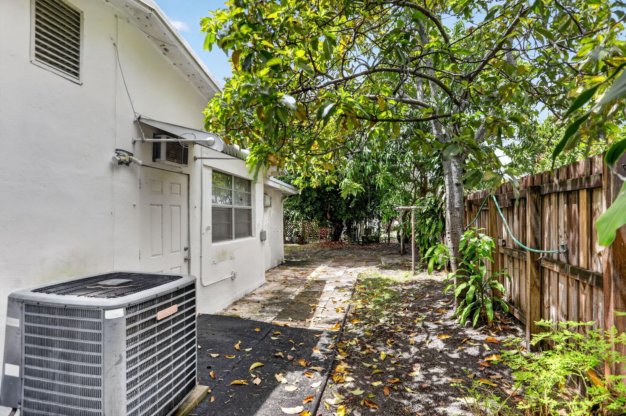 CRESTHAVEN NO 6 - Residential