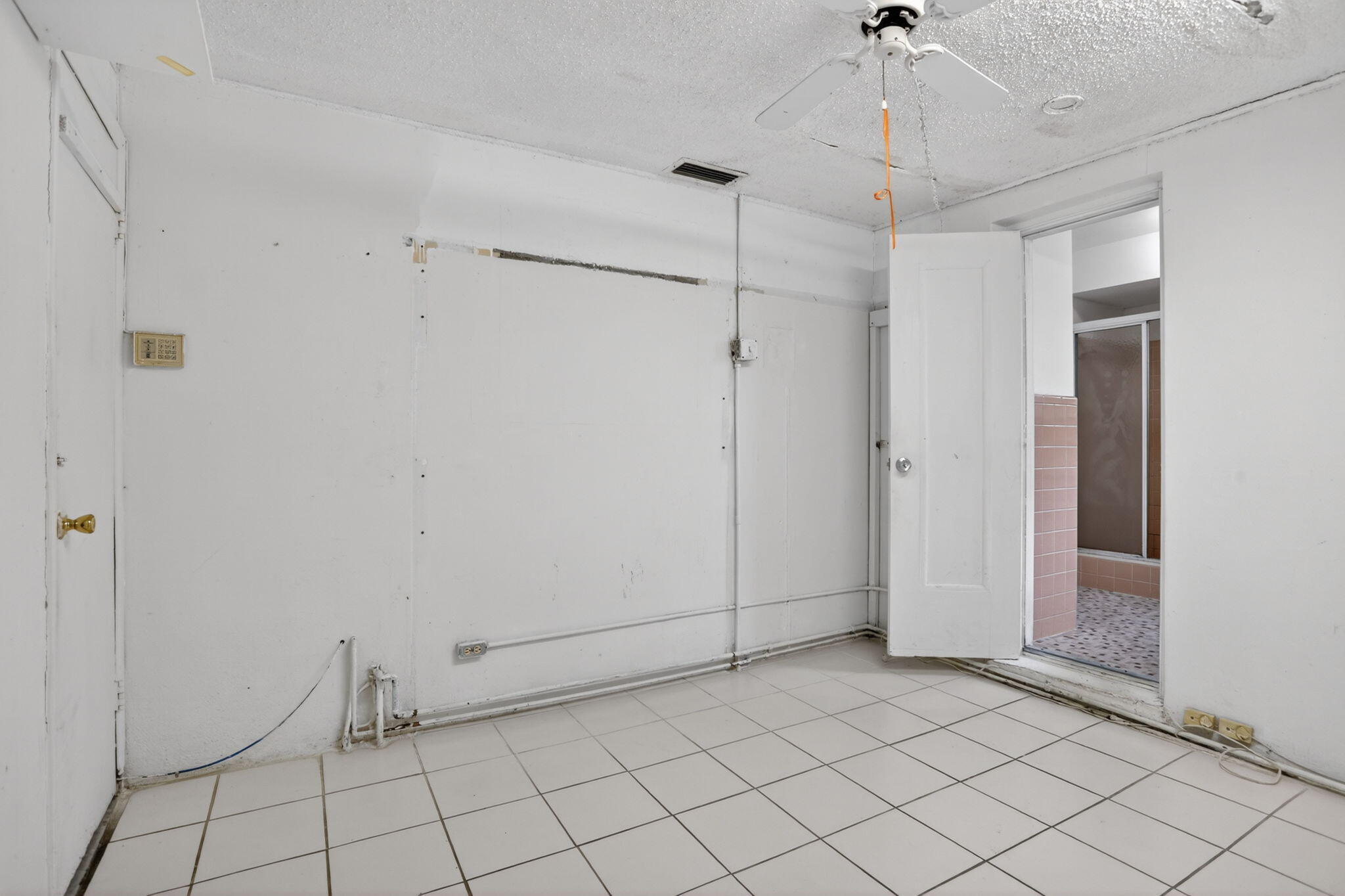 CRESTHAVEN NO 6 - Residential