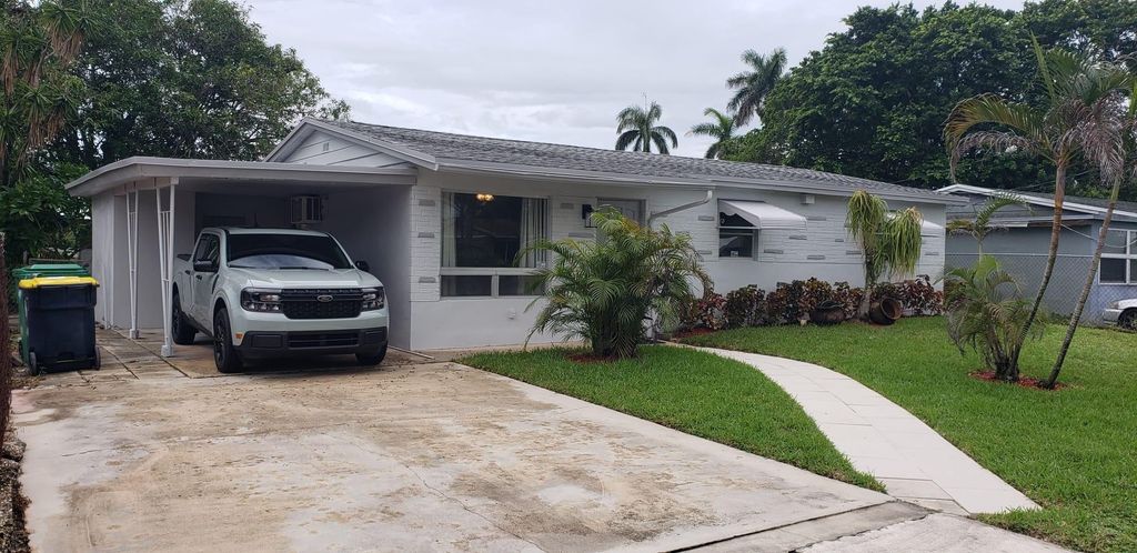 Photo of 4916 SW 43rd Terrace, Fort Lauderdale, FL 33314 (MLS # F10555296)