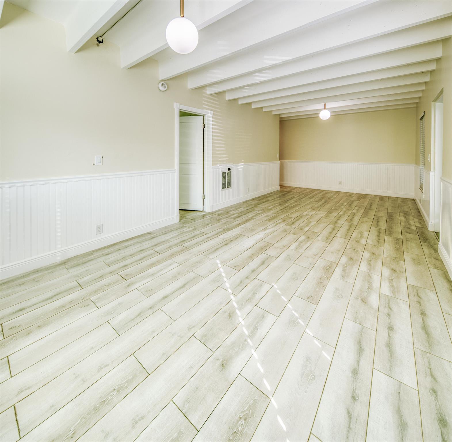 LAKE AVE APTS INC 1520 LA - Residential Lease