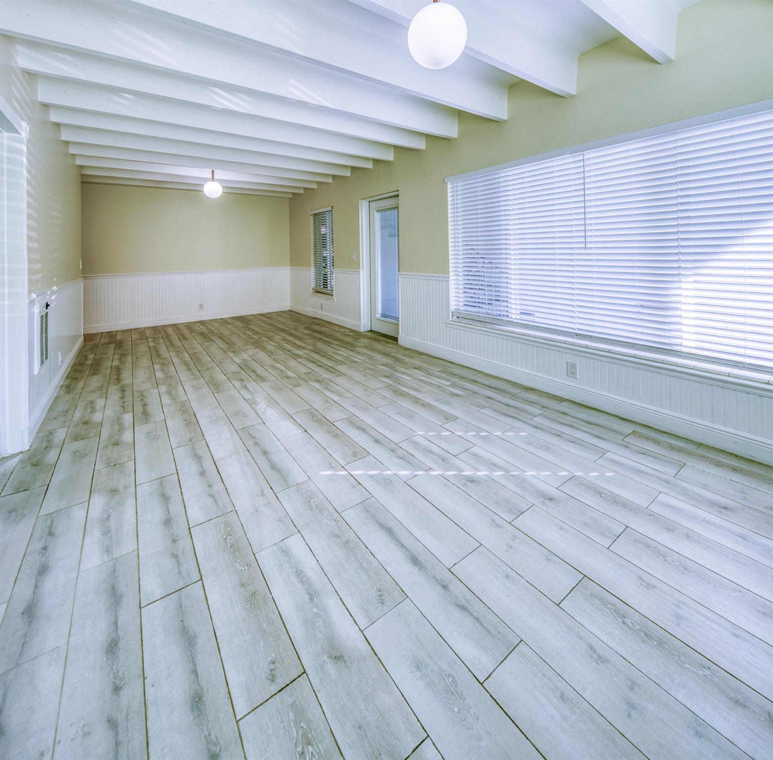 LAKE AVE APTS INC 1520 LA - Residential Lease