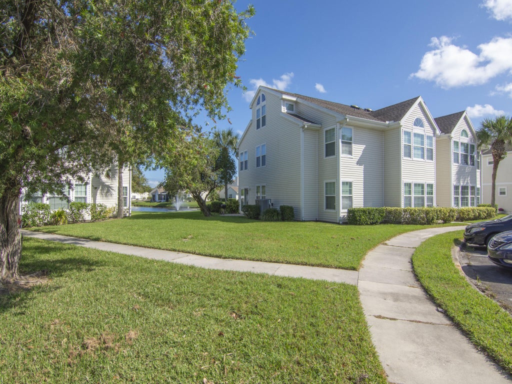 Photo of 1840 Waterford Drive #3, Vero Beach, FL 32966 (MLS # R11087467)