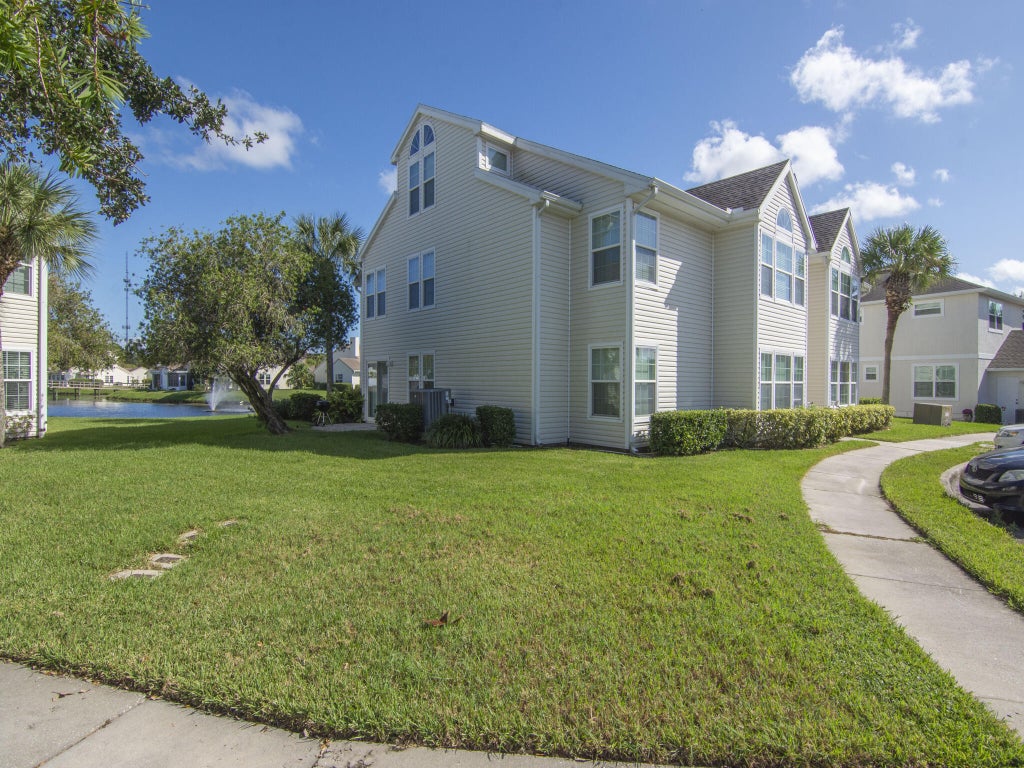 Photo of 1840 Waterford Drive #3, Vero Beach, FL 32966 (MLS # R11087467)