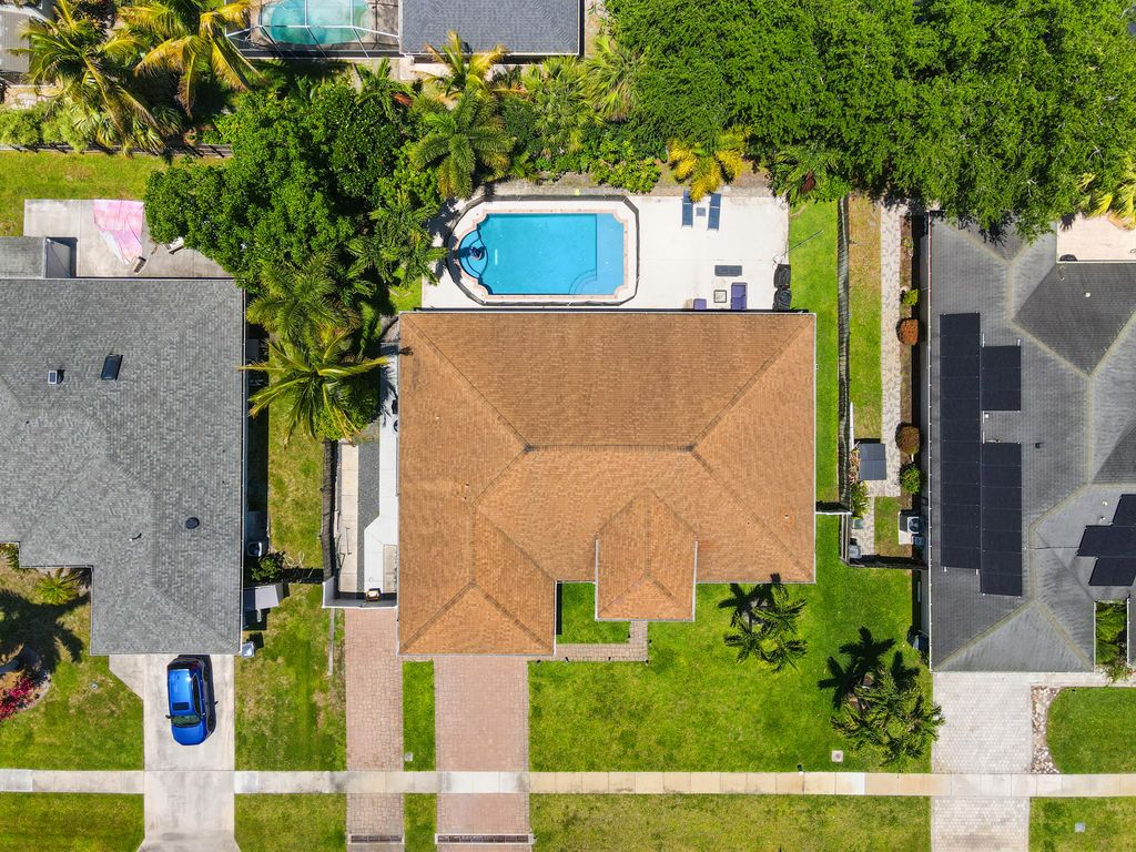 Photo of 13885 Sheffield Street, Wellington, FL 33414 (MLS # B26021876)