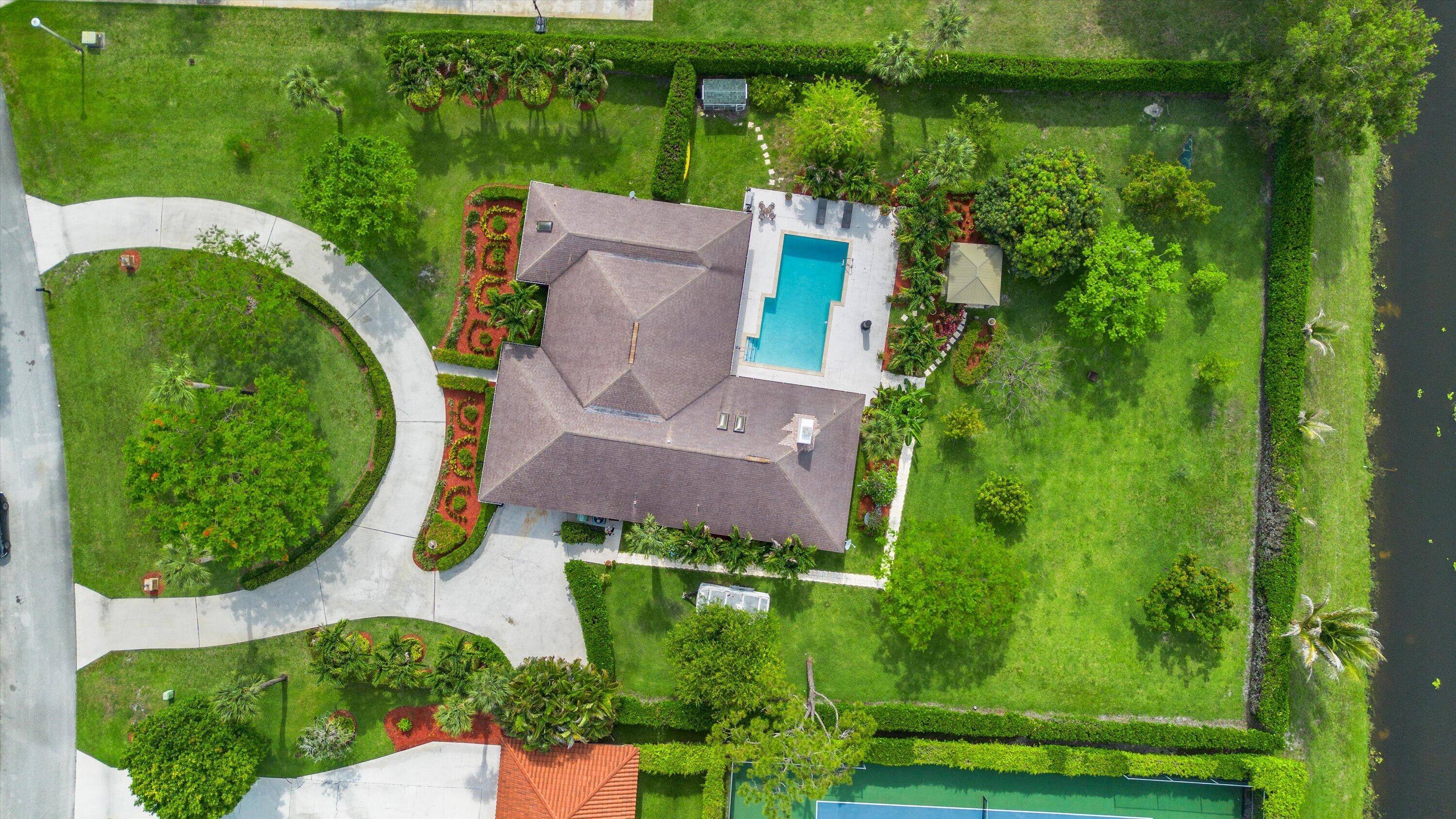 PINEWOOD OF WELLINGTON - Residential
