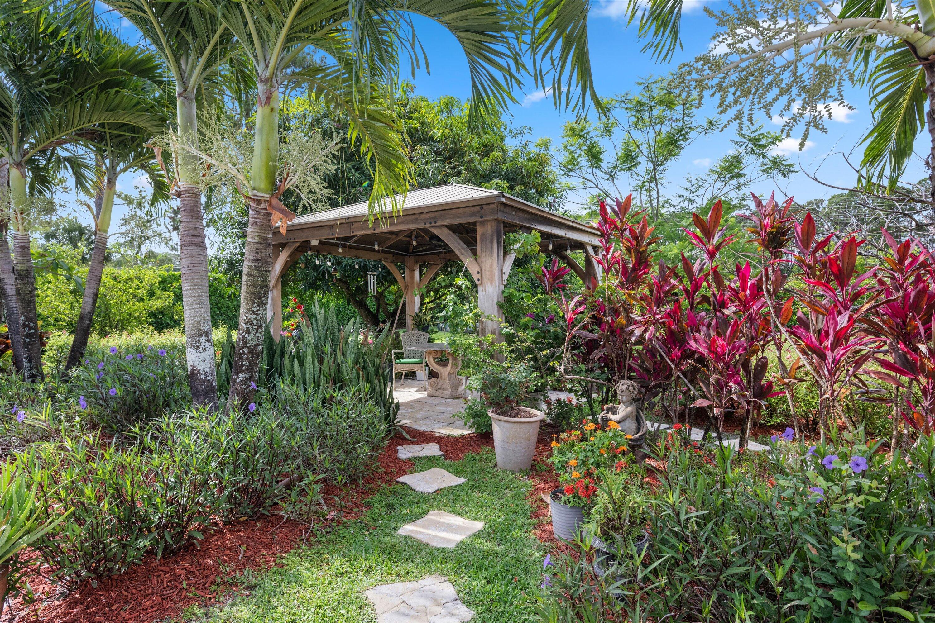 PINEWOOD OF WELLINGTON - Residential