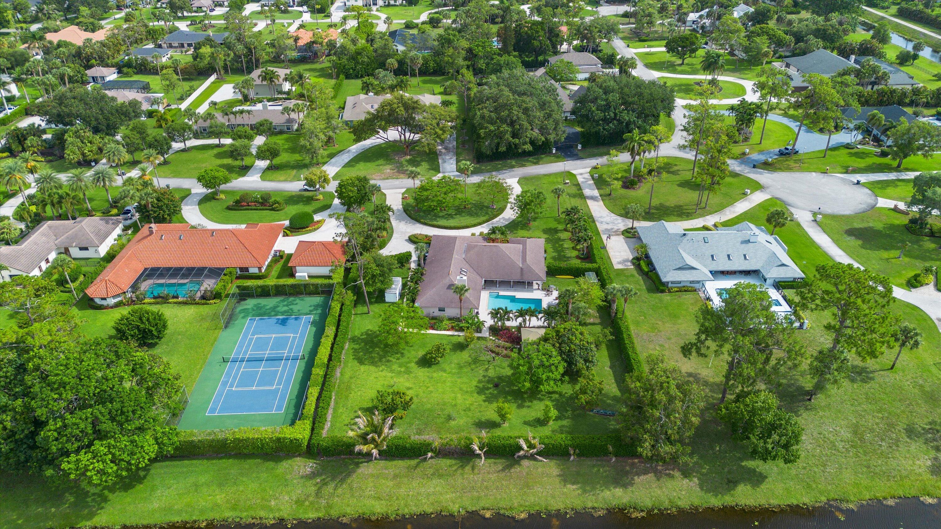 PINEWOOD OF WELLINGTON - Residential
