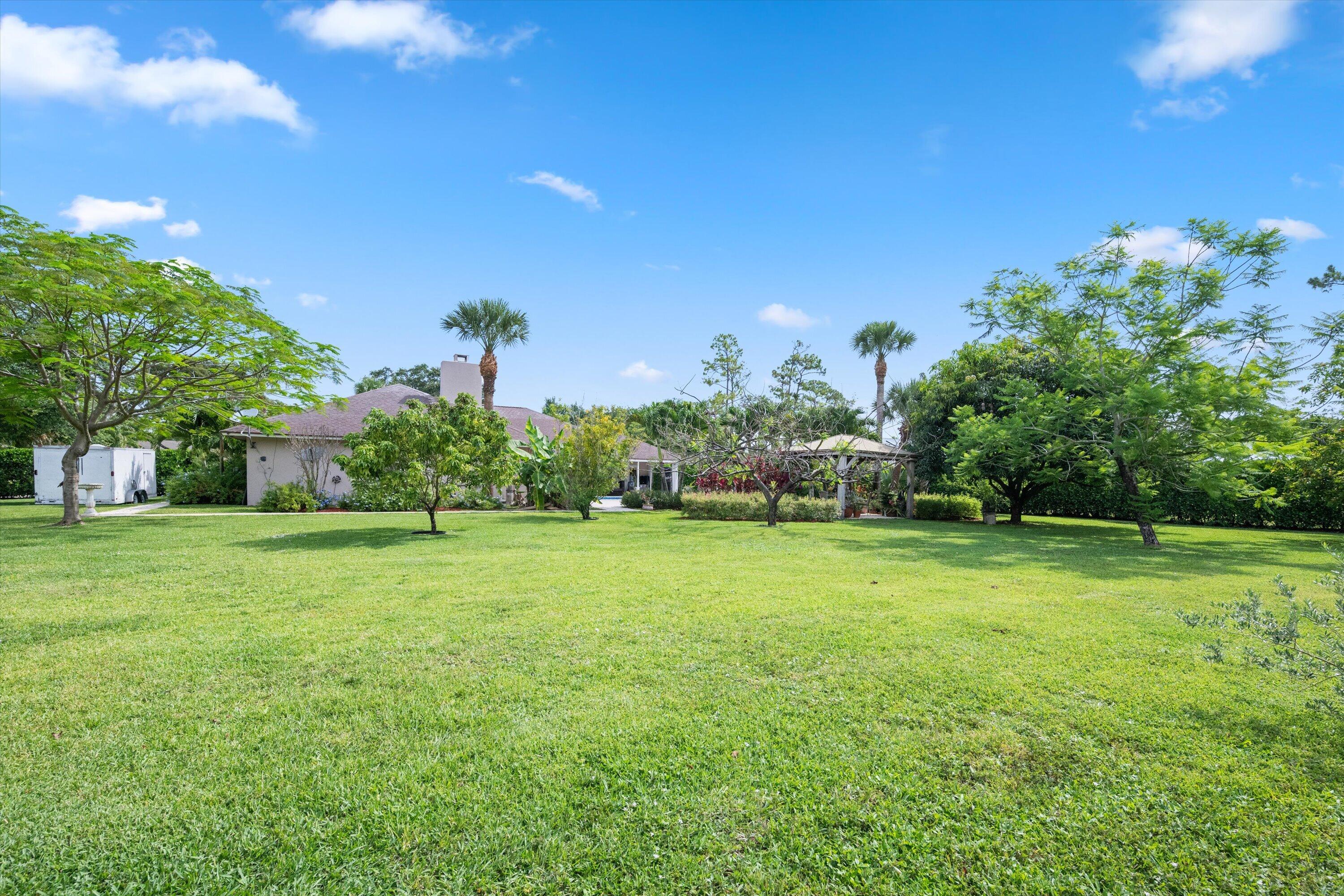 PINEWOOD OF WELLINGTON - Residential