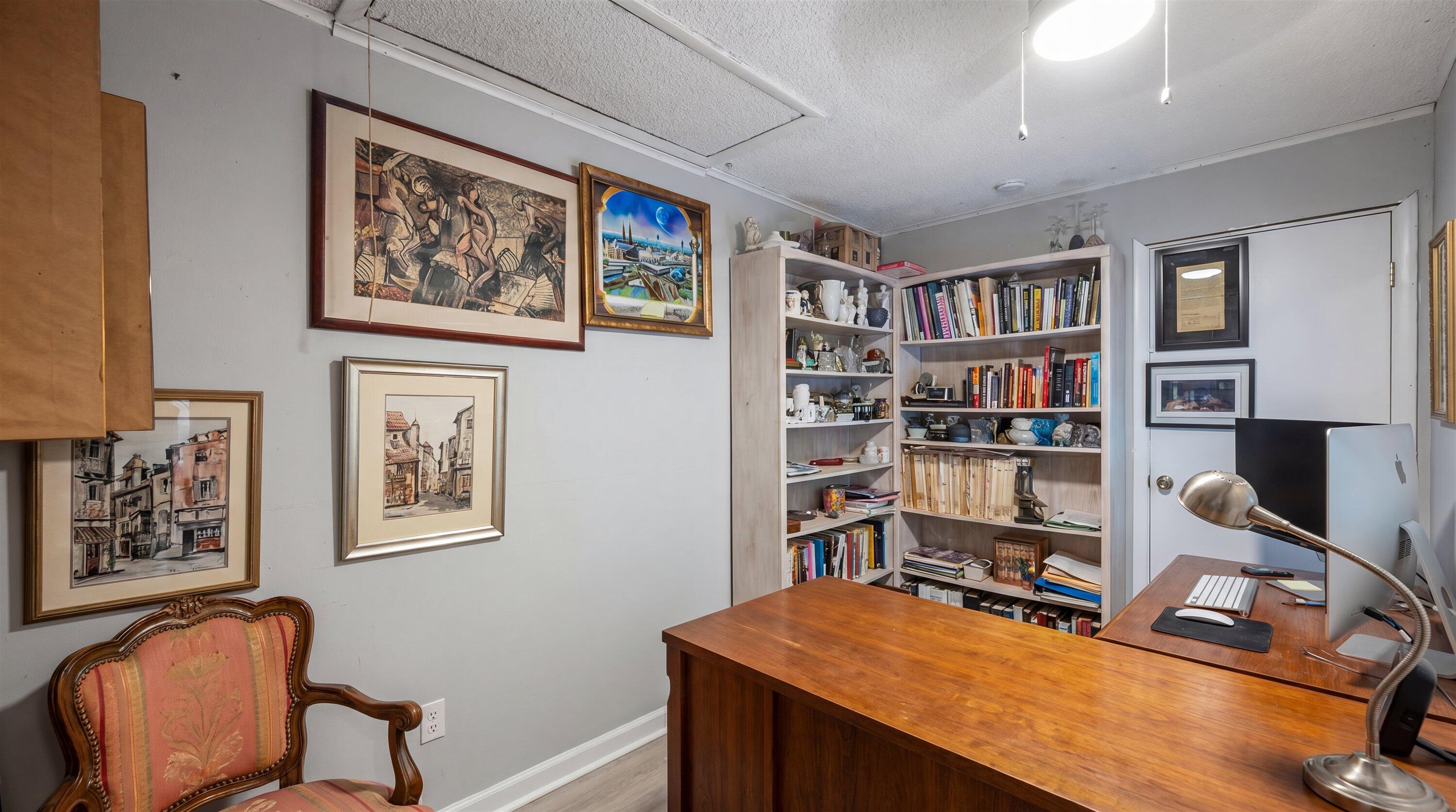 PINEWOOD OF WELLINGTON - Residential