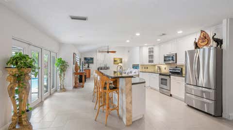Tiny photo for 13175 Doubletree Circle, Wellington, FL 33414 (MLS # B26034616)