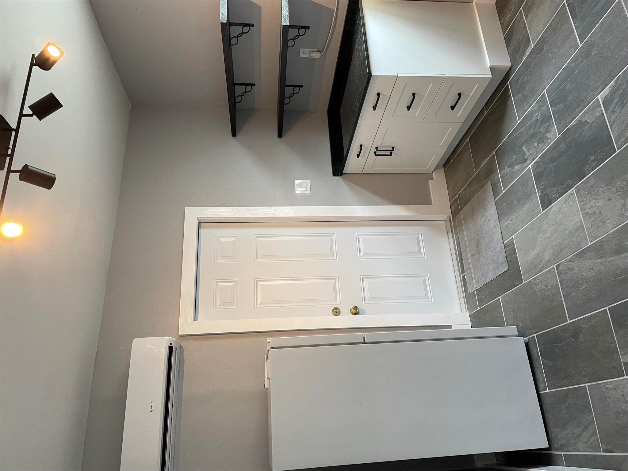 PALM BEACH NORTH - Residential Lease