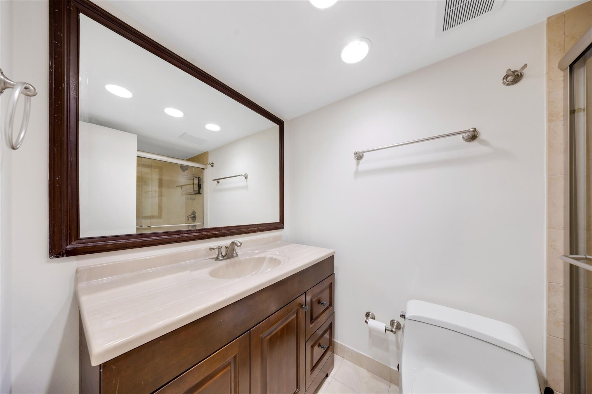 TOWER AT BISCAYNE COVE - Residential