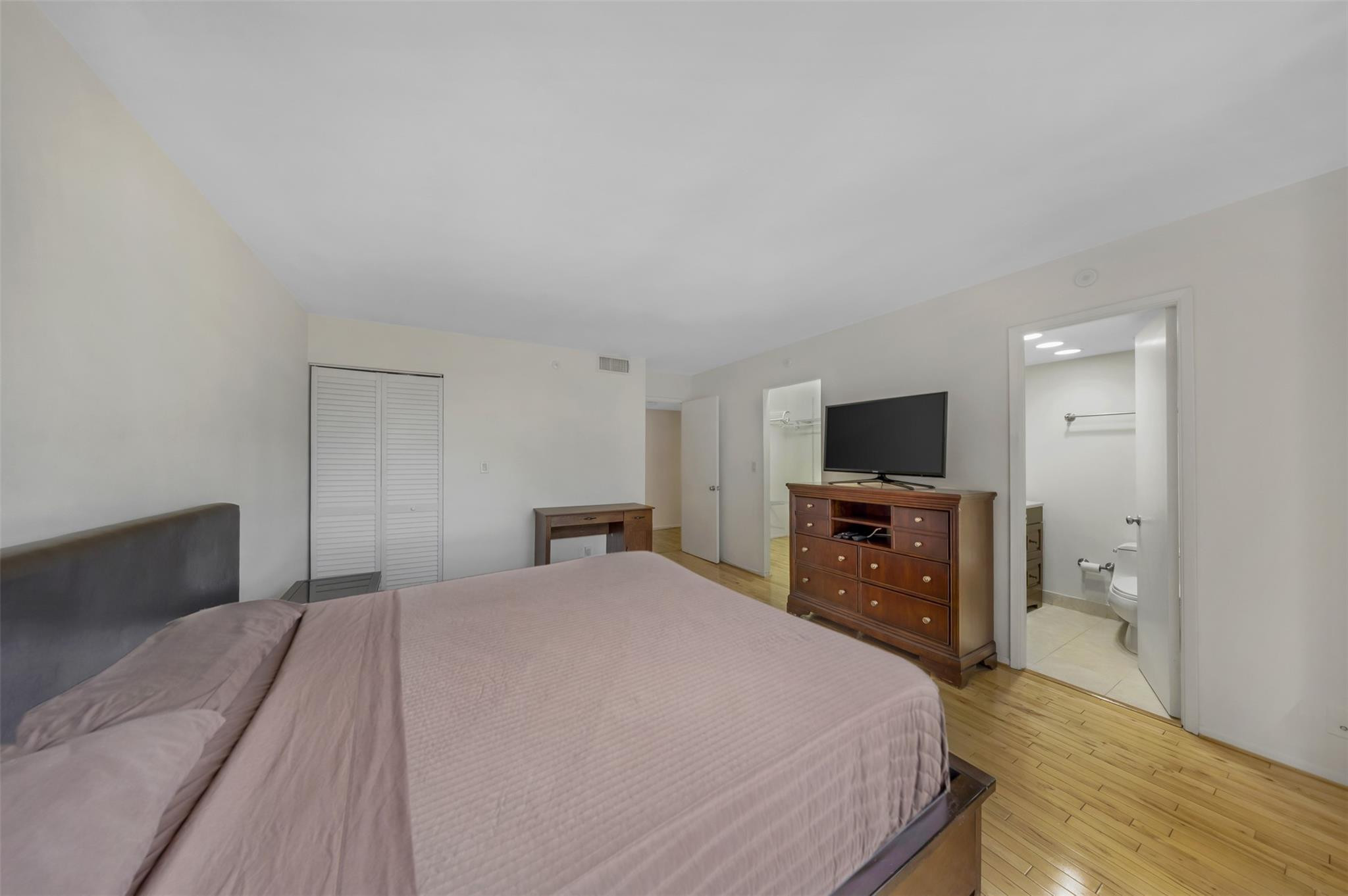 TOWER AT BISCAYNE COVE - Residential