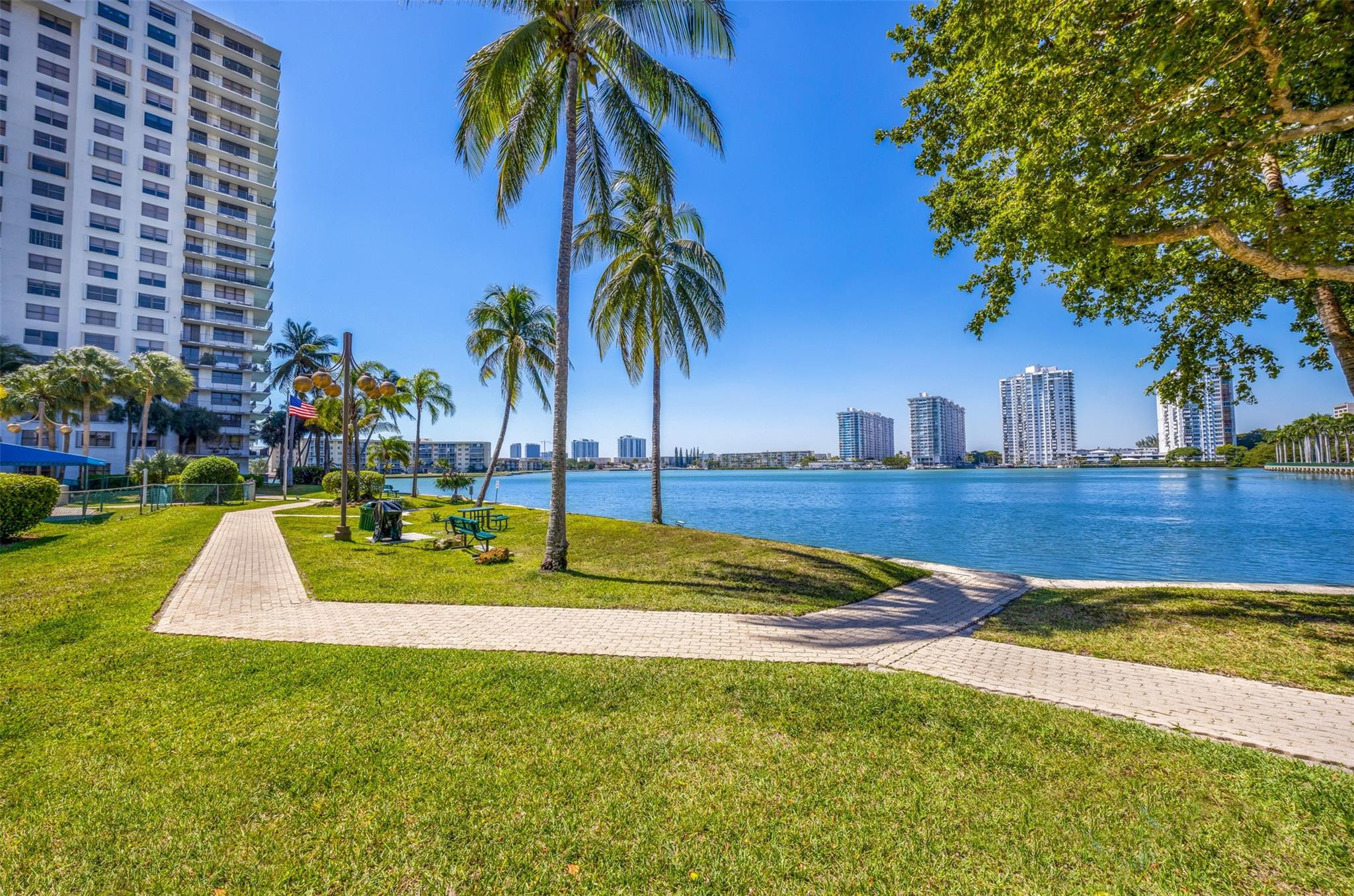 TOWER AT BISCAYNE COVE - Residential