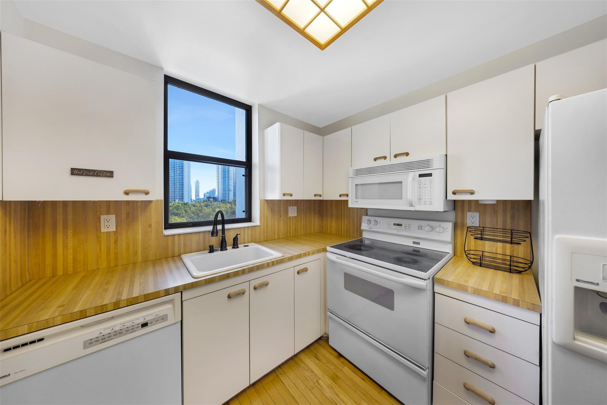 TOWER AT BISCAYNE COVE - Residential