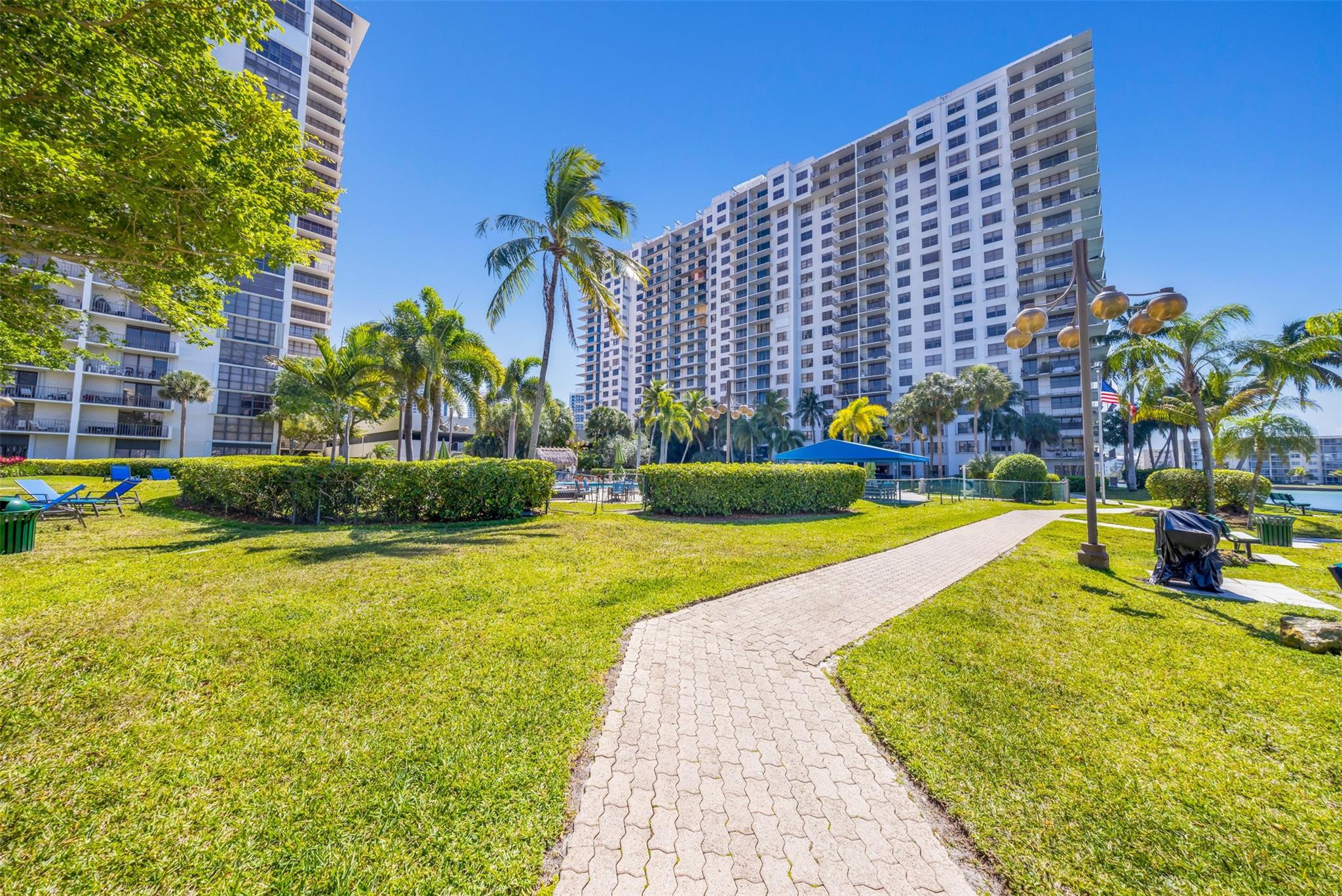 TOWER AT BISCAYNE COVE - Residential