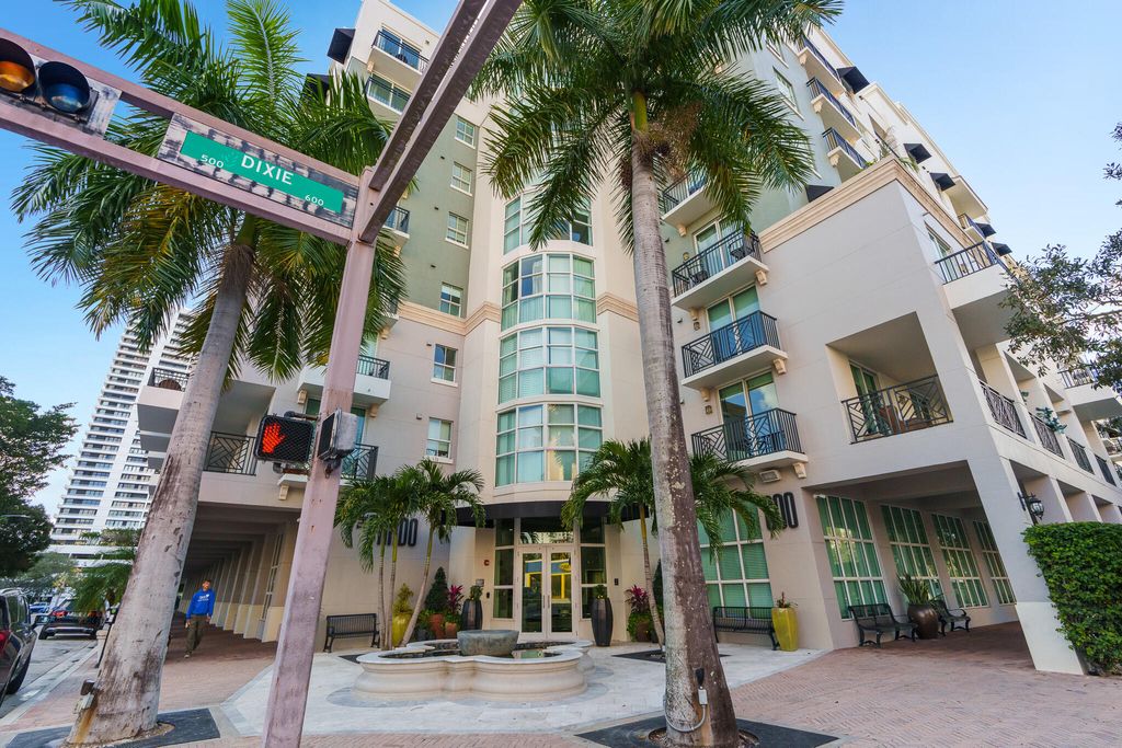 Photo of 600 S Dixie Highway #537, West Palm Beach, FL 33401 (MLS # R10980863)
