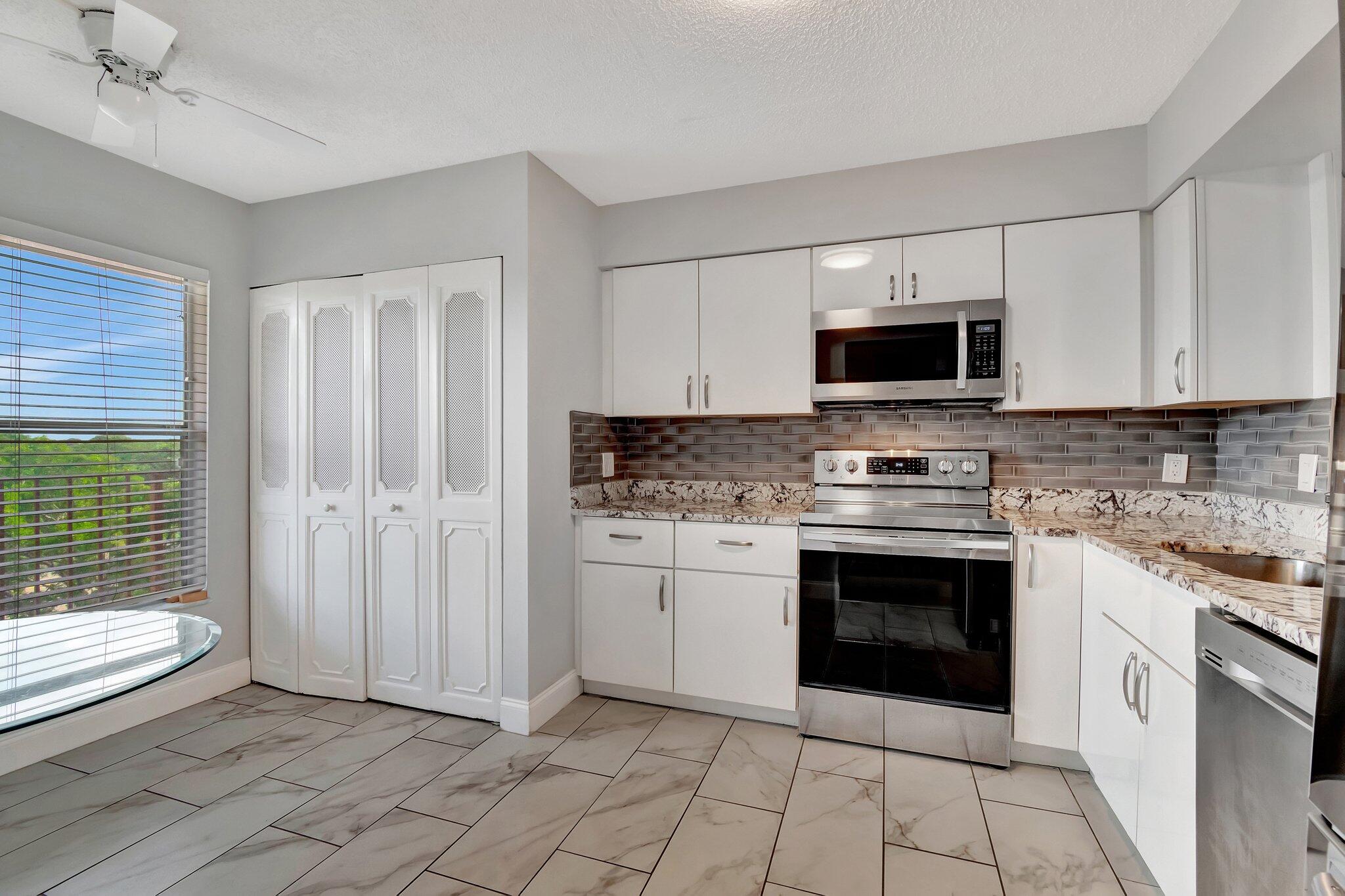 VILLAGES OF ORIOLE BONAIRE - Residential