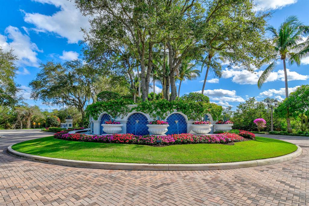 CARRIAGE HOMES AT FRENCHM - Residential