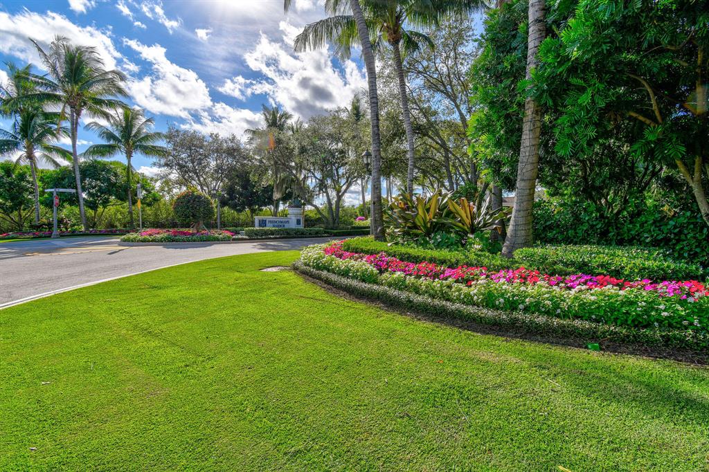 CARRIAGE HOMES AT FRENCHM - Residential