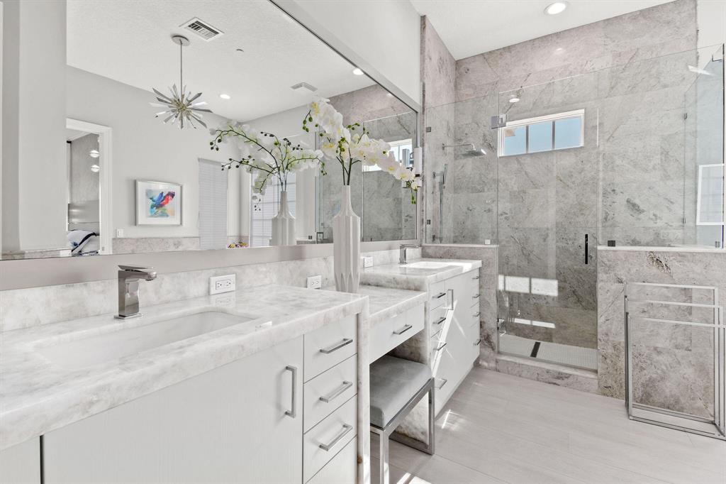 CARRIAGE HOMES AT FRENCHM - Residential