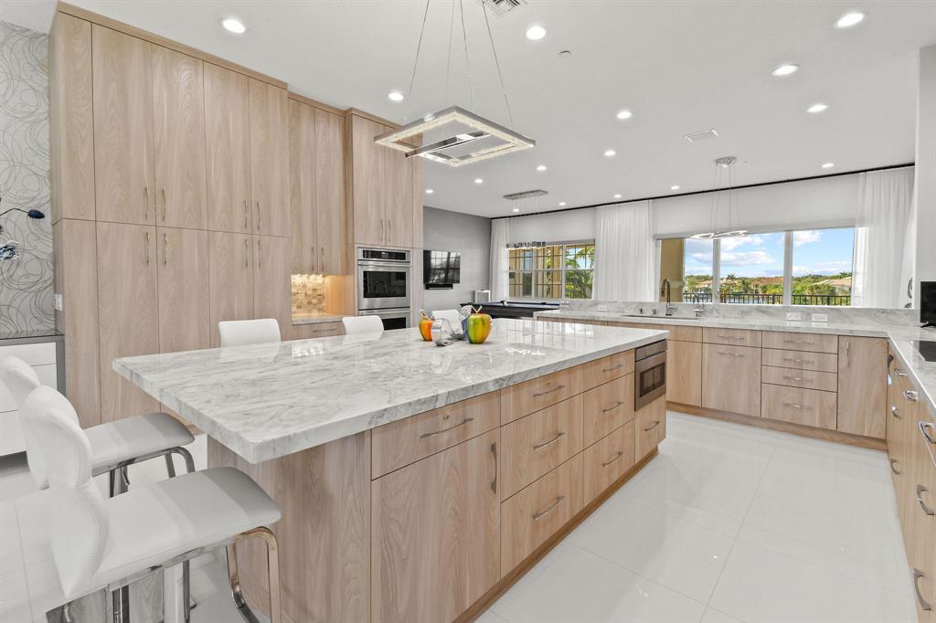 CARRIAGE HOMES AT FRENCHM - Residential