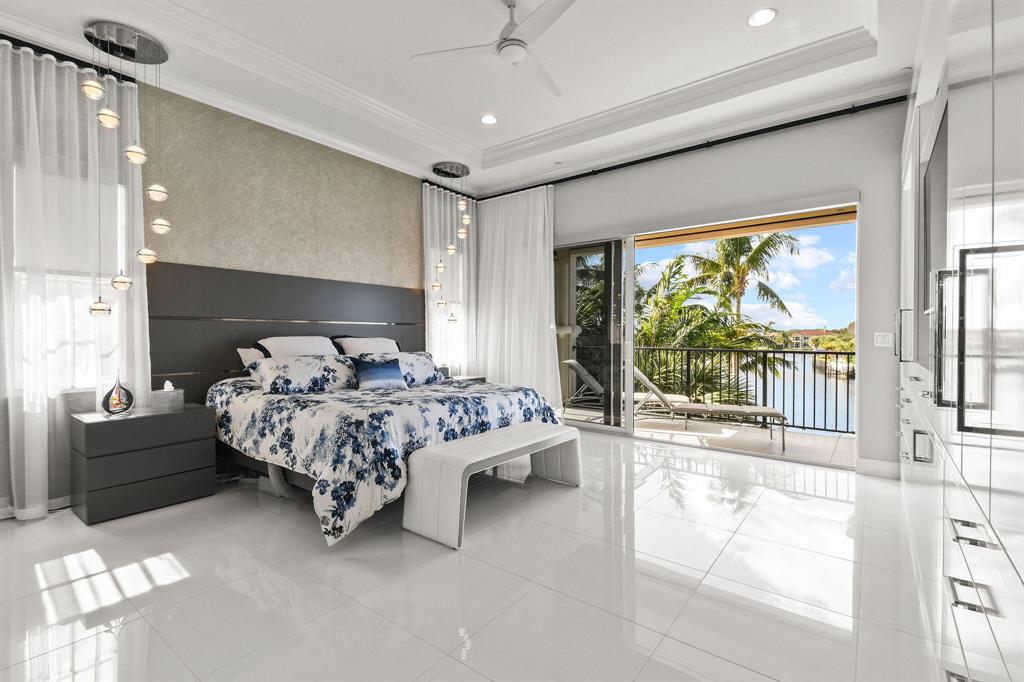 CARRIAGE HOMES AT FRENCHM - Residential