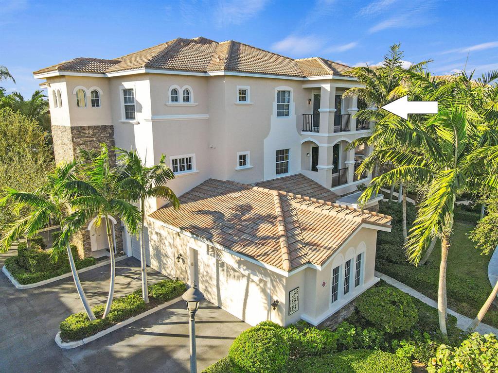 CARRIAGE HOMES AT FRENCHM - Residential