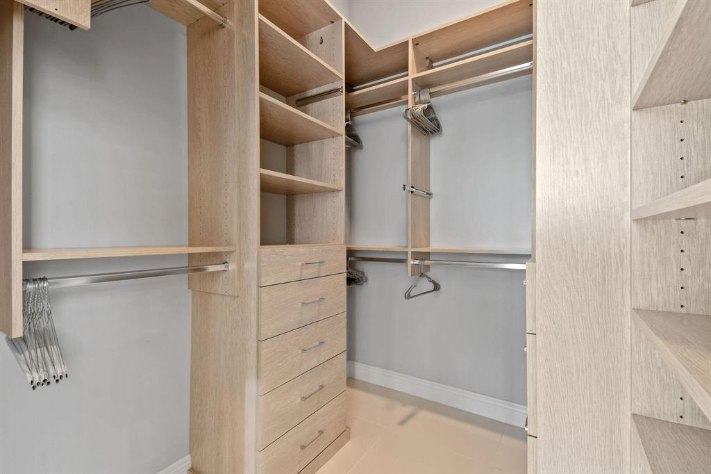 CARRIAGE HOMES AT FRENCHM - Residential