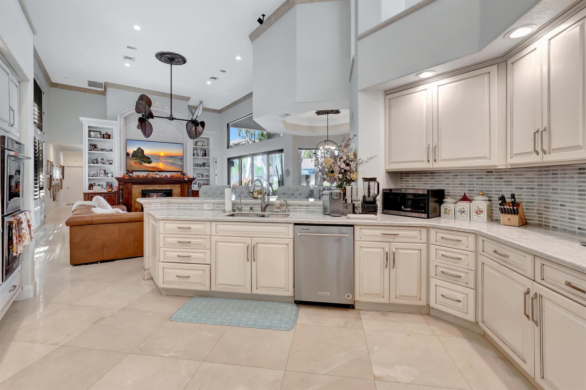 VINTAGE PLACE - Residential