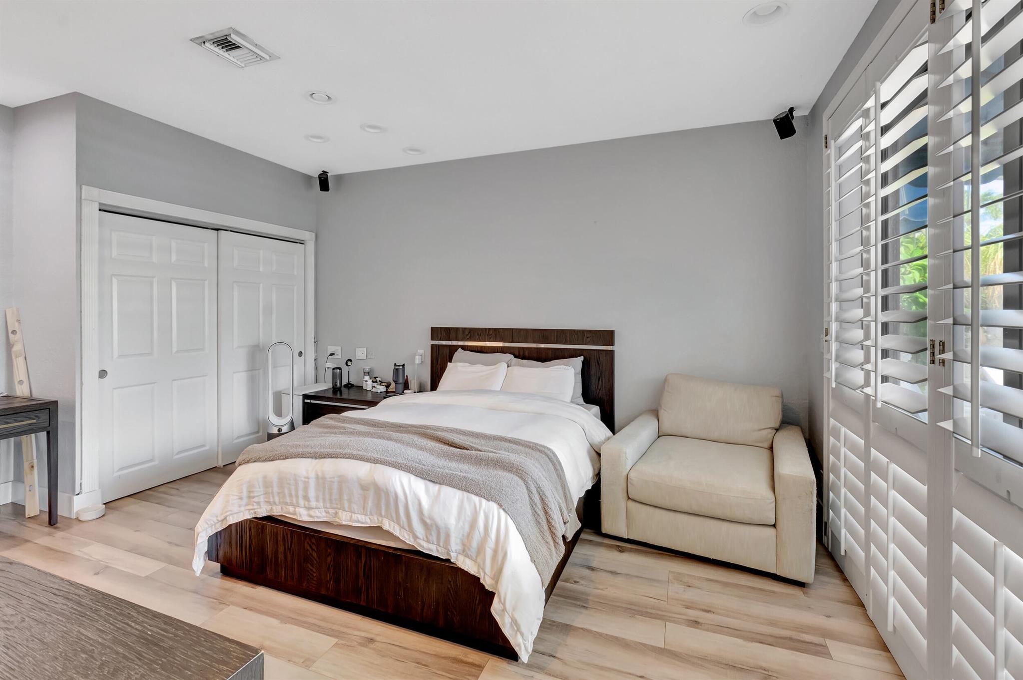 VINTAGE PLACE - Residential