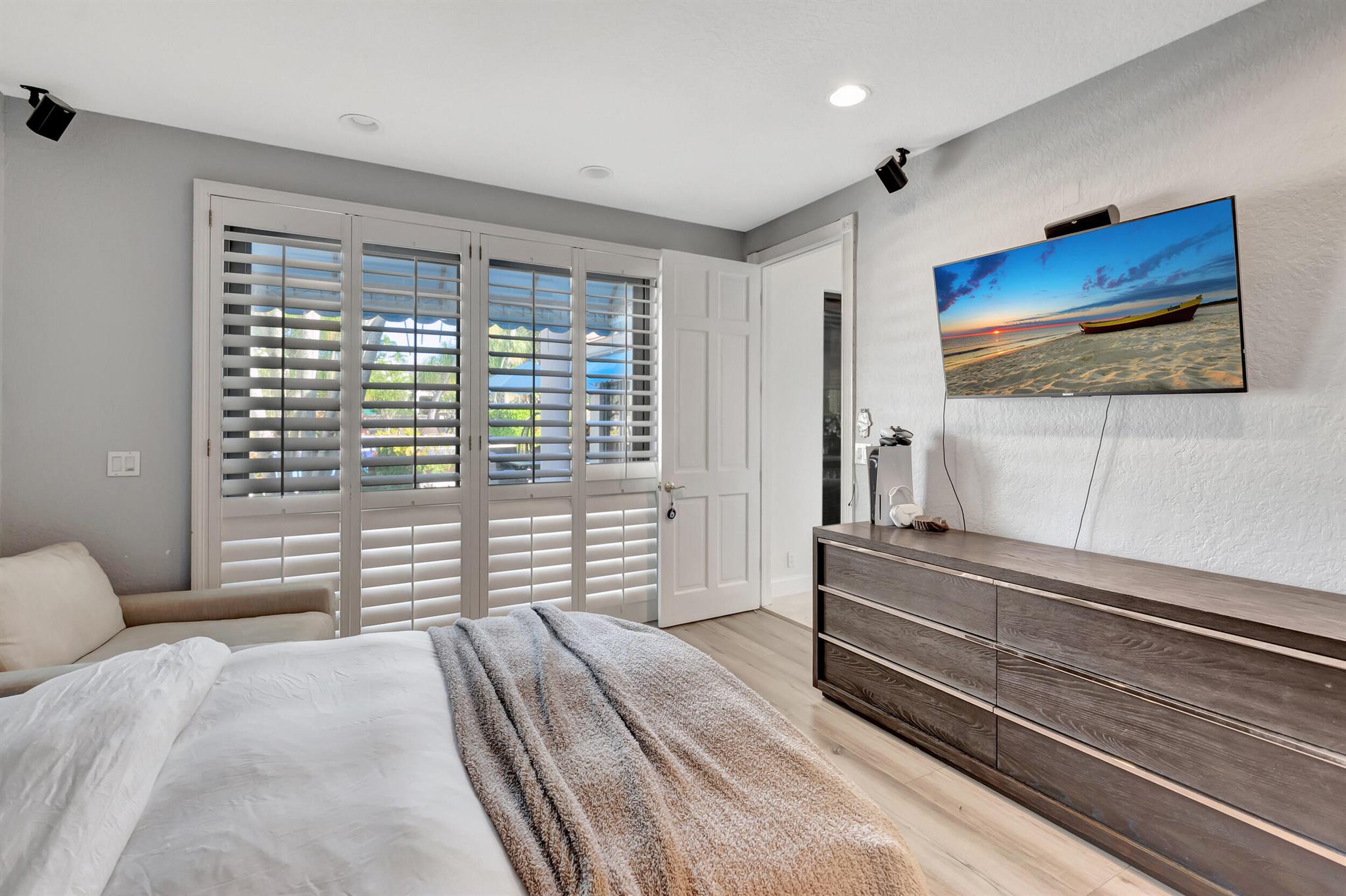 VINTAGE PLACE - Residential