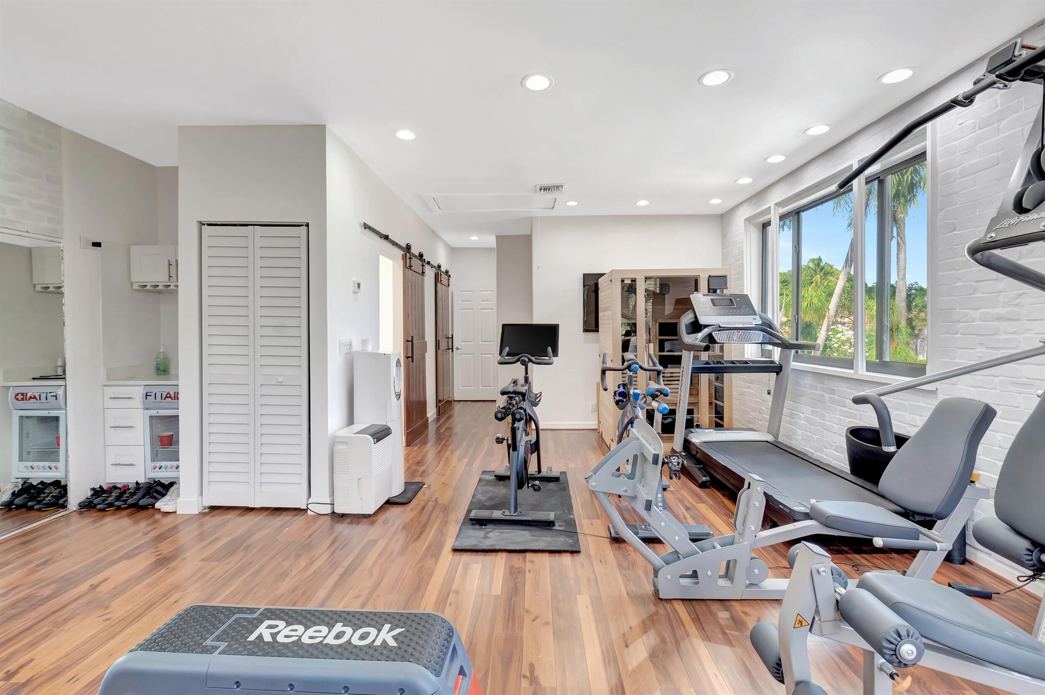 VINTAGE PLACE - Residential