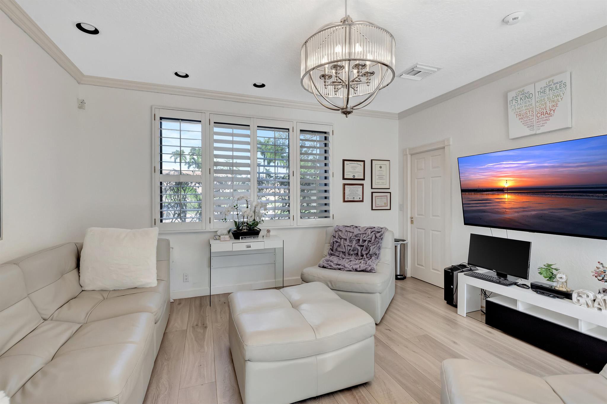 VINTAGE PLACE - Residential