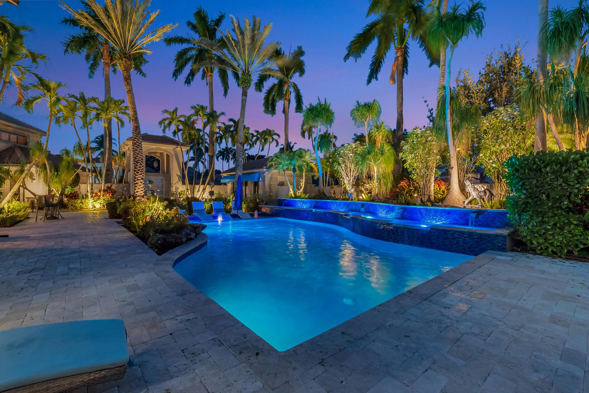 VINTAGE PLACE - Residential