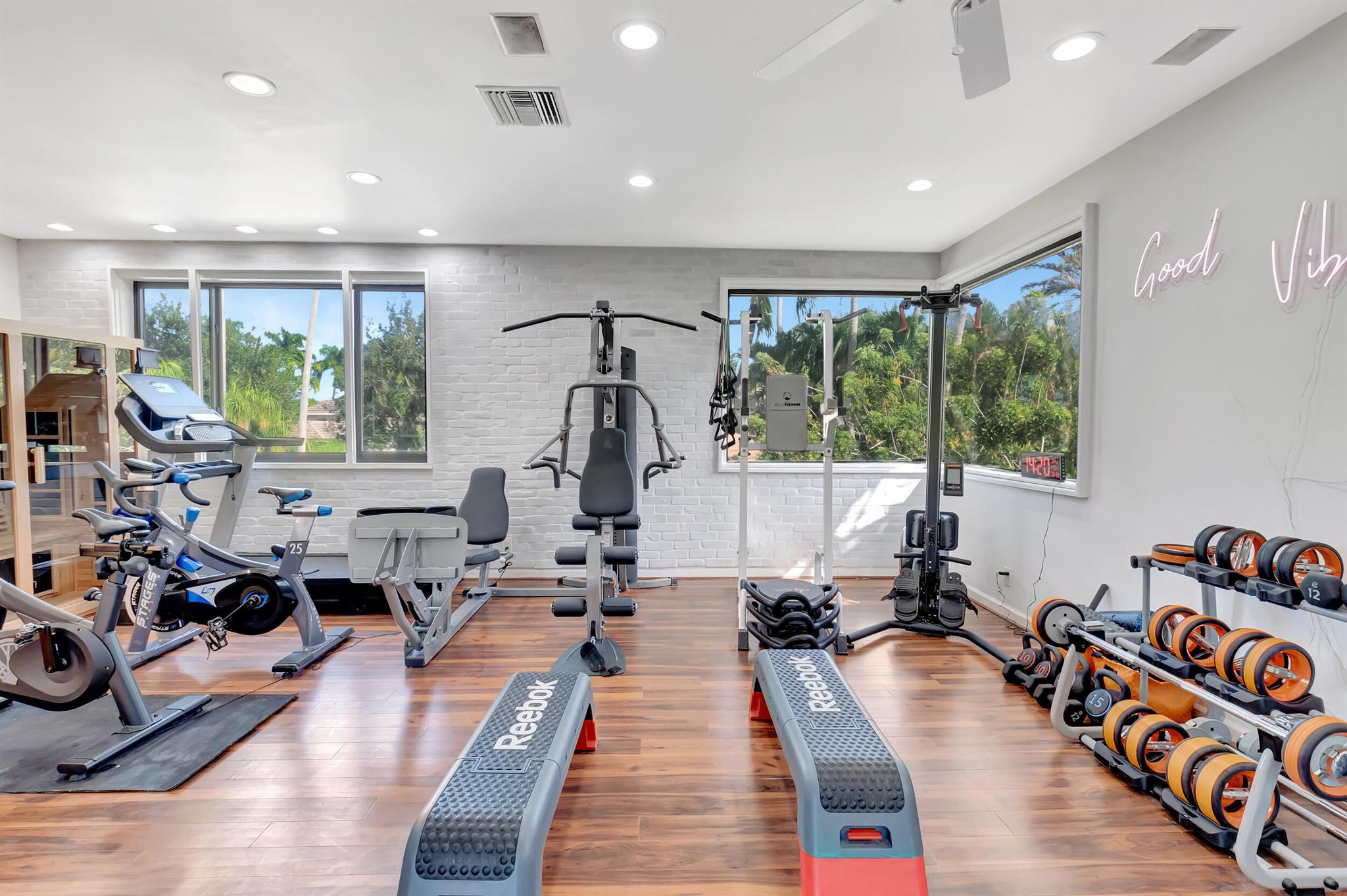 VINTAGE PLACE - Residential