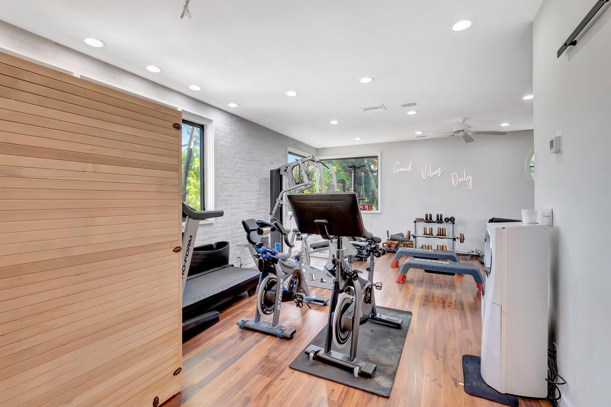 VINTAGE PLACE - Residential