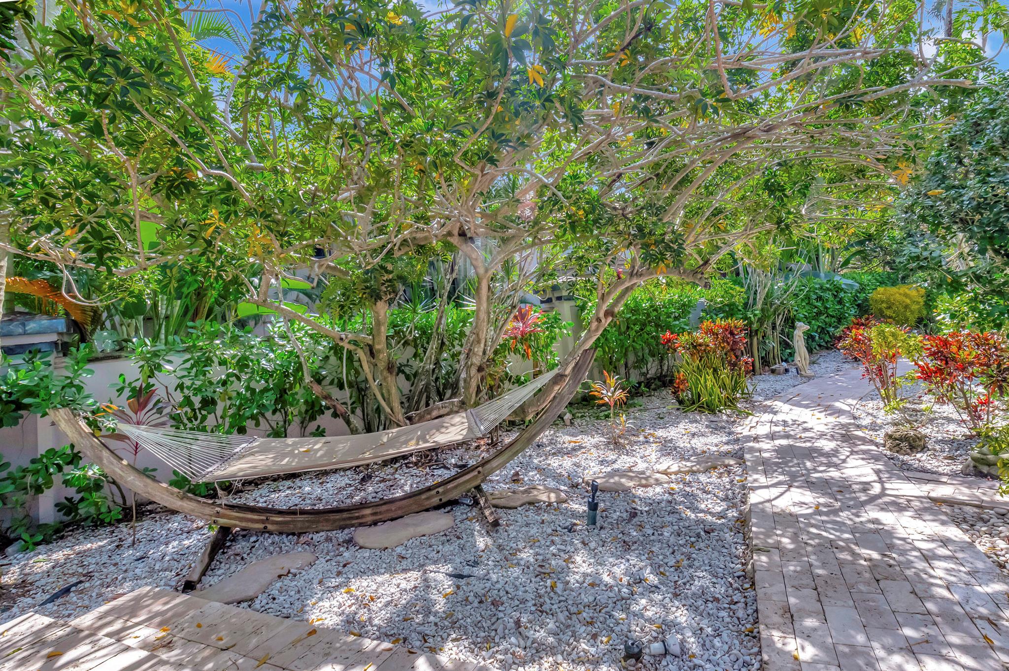 VINTAGE PLACE - Residential