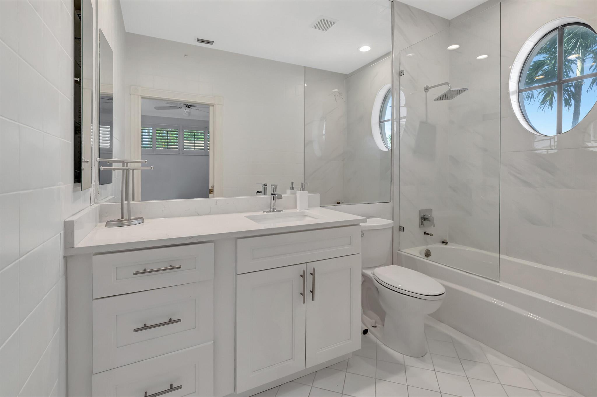 VINTAGE PLACE - Residential