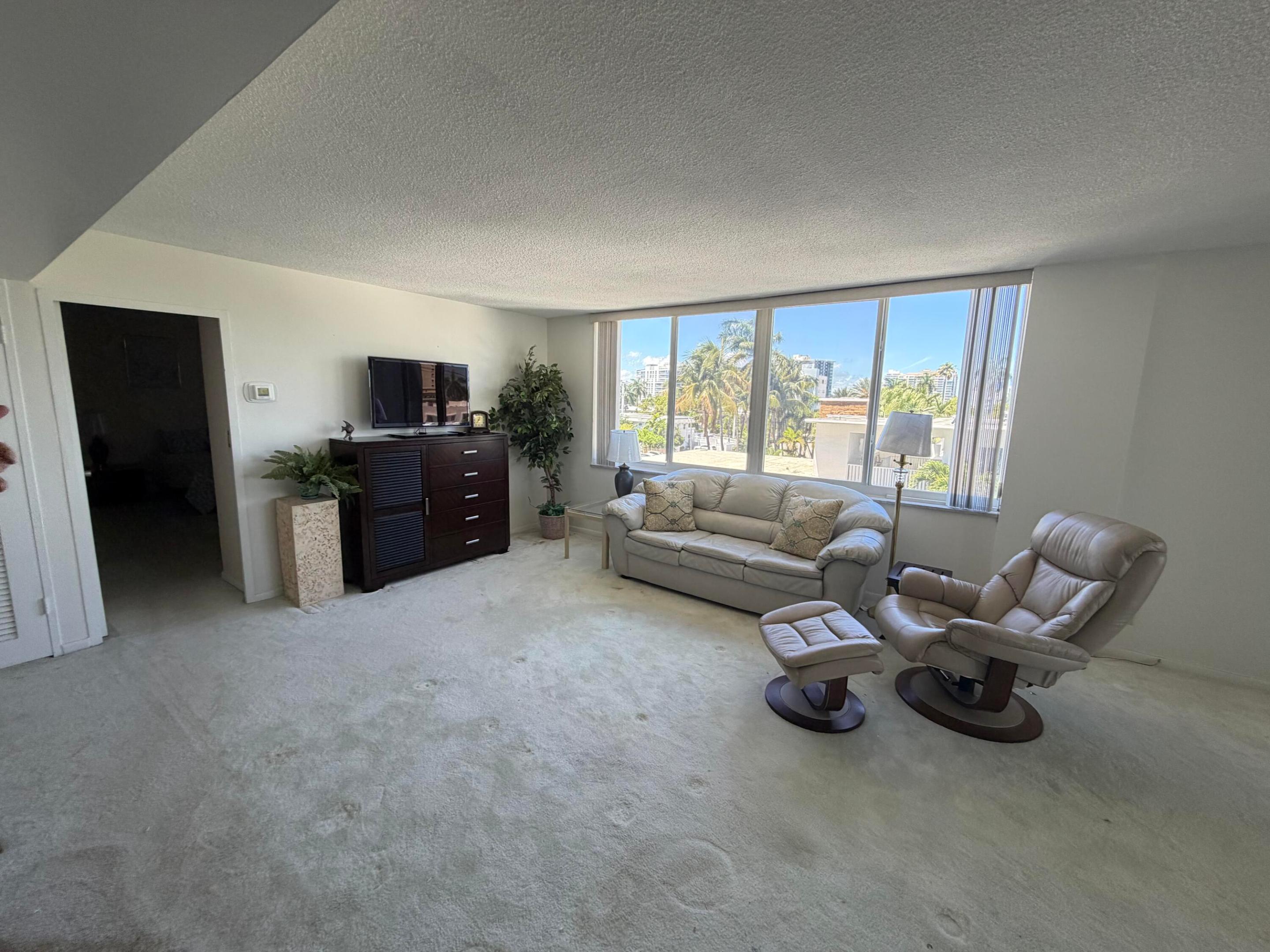 BRITANNIA CONDO - Residential