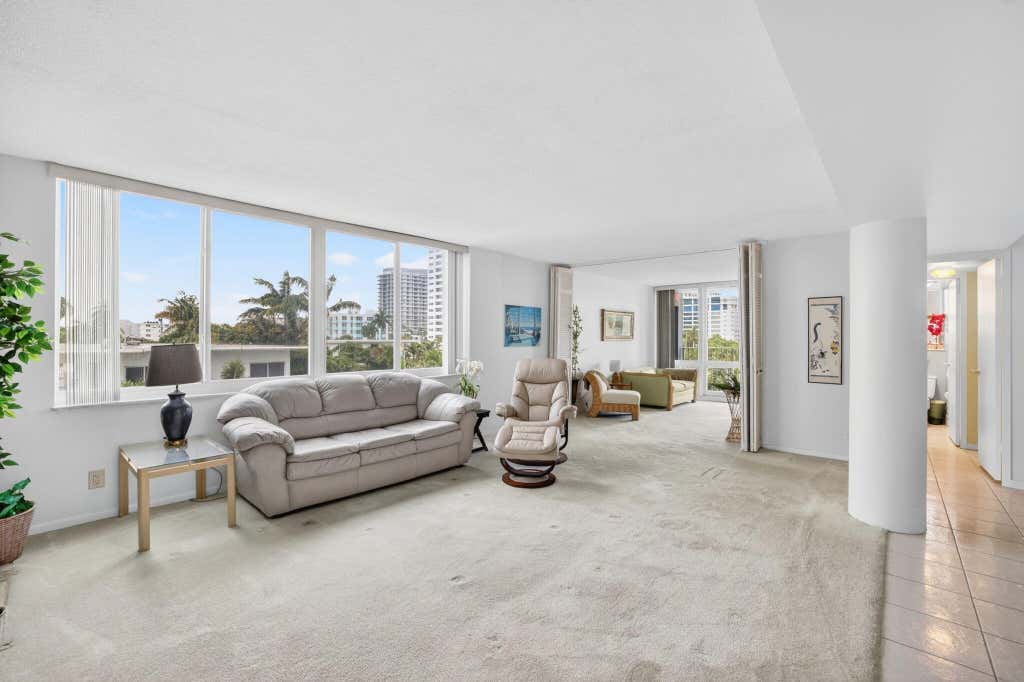 Photo of 524 Orton Avenue #403, Fort Lauderdale, FL 33304 (MLS # B26018903)