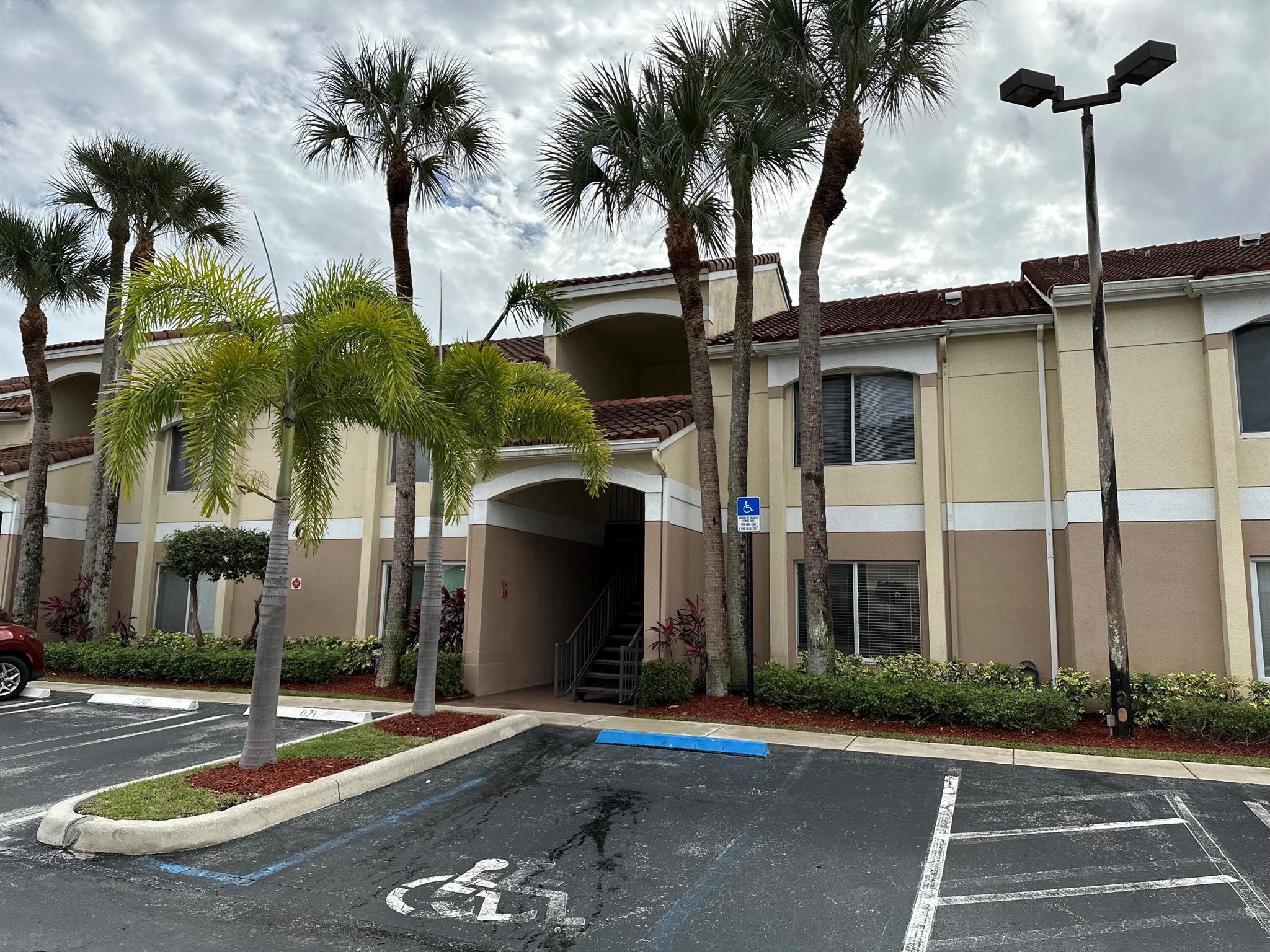 Public Remarks: 1/1 condo, second floor, great location minutes away from the beach, private screened balcony with lake view. Community offers great amenities: swimming pool, fitness center, clubhouse and tennis courts. No warranty, expressed or implied, is made as to the accuracy of the information contained in this listing and the same is subject to errors and omissions.
