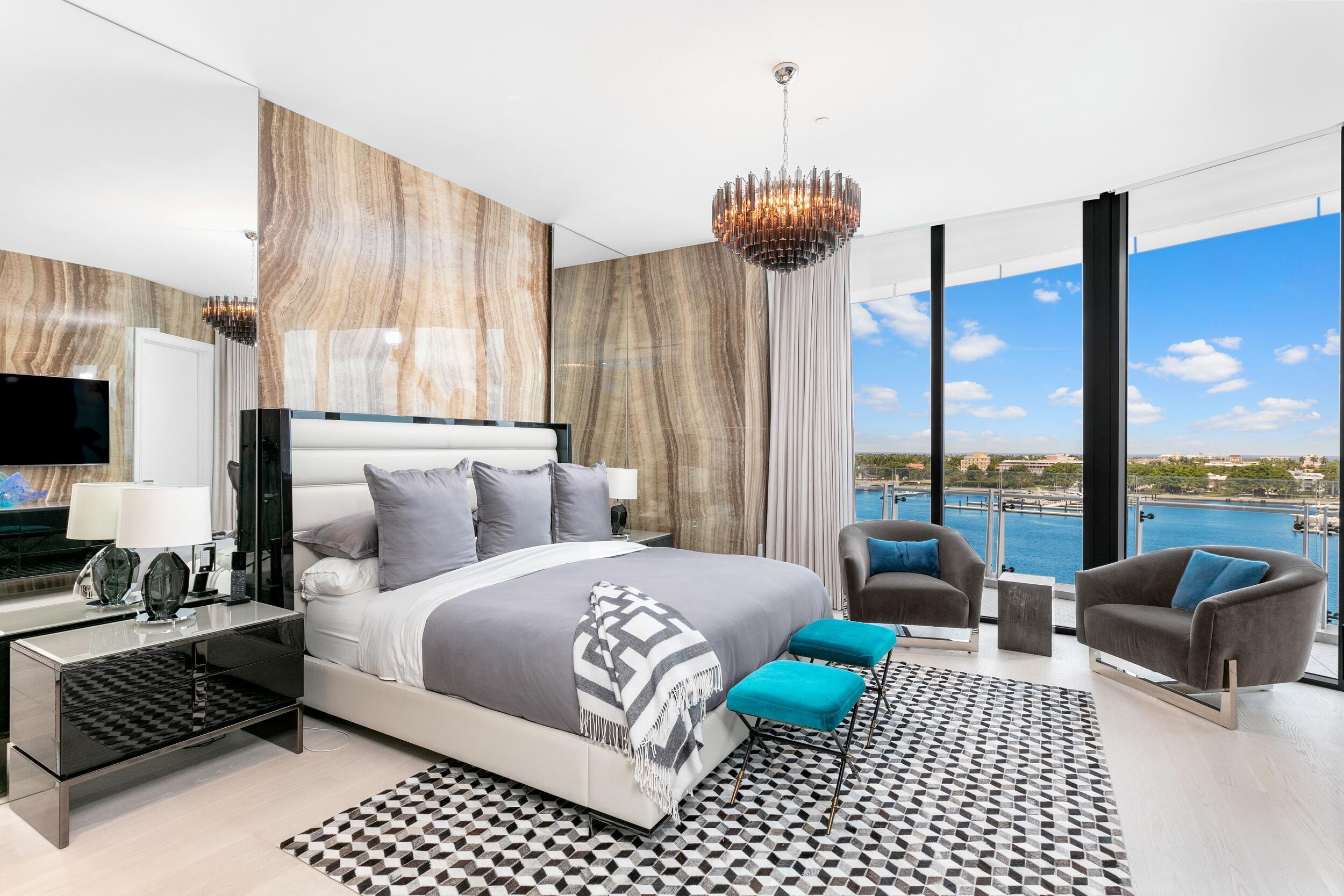 BRISTOL CONDO - Residential