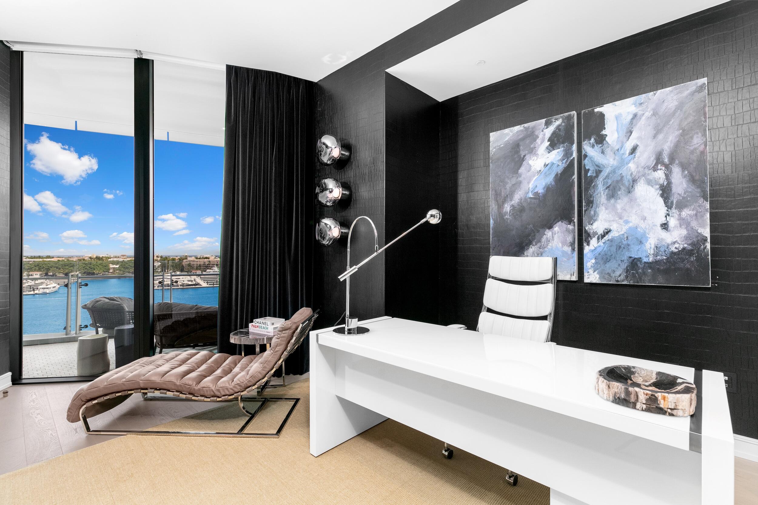 BRISTOL CONDO - Residential